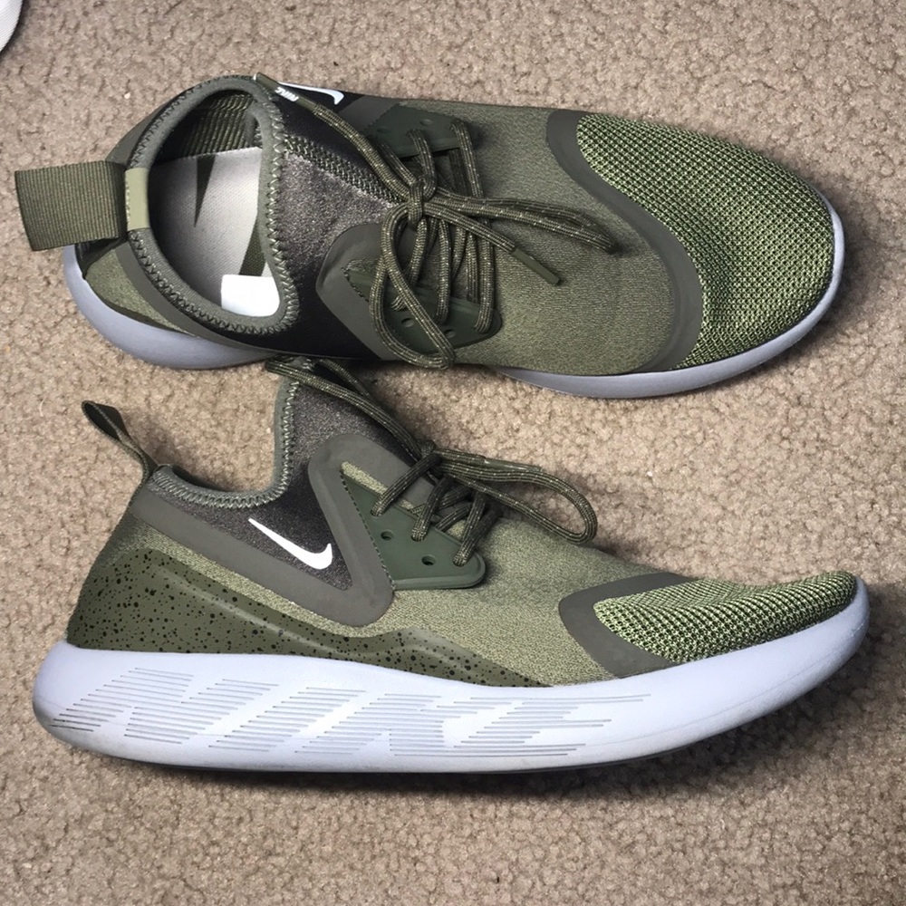 NIKE lunar charge essential training shoe MENS